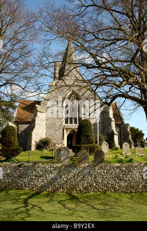 14. Jahrhundert Dorf Kirche, Touristenort, Sussex, England, bekannt als die Kathedrale der Downs Stockfoto