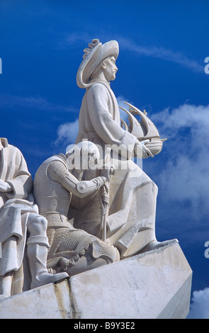 Heinrich der Seefahrer (1394-1460) tragen ein Schiff & Vasco da Gama (c.1469-1524), Denkmal der Entdeckungen, Belem, Lissabon, Portugal Stockfoto