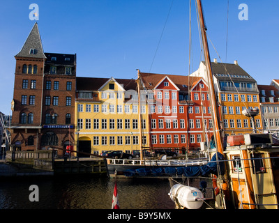 Morgen in Nyhavn (neue Hafen) in Kopenhagen, Dänemark. Stockfoto