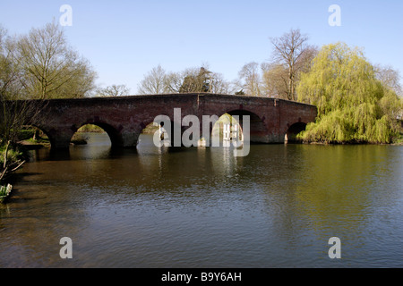 Brücke über die Themse bei Sonning Berkshire Stockfoto