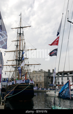 Der Earl of Pembroke drei Masten quadratischen Rig Großsegler während der Artemis Transat Festival 2008, Barbican, Plymouth, Devon, UK Stockfoto