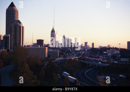 Beschäftigt Schnellstraßen mit Verkehr, Atlanta Stockfoto