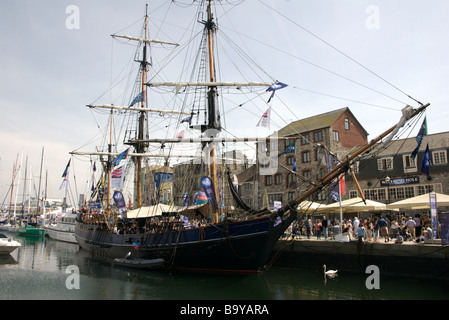 Der Earl of Pembroke drei Masten quadratischen Rig Großsegler während der Artemis Transat Festival 08, Barbican, Plymouth, Devon, UK Stockfoto