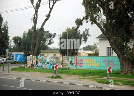 Wandmalerei-Warnung von AIDS neben einer Straße in Langa Township in Kapstadt, Südafrika Stockfoto