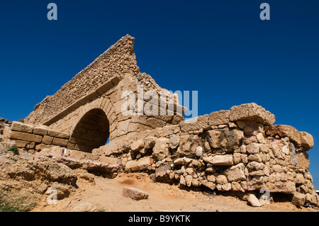 Reste der alten römischen Aquädukt in der Küstenstadt von Caesarea in Israel Stockfoto