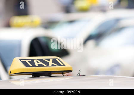 Nahaufnahme von Taxischild in München, Deutschland Stockfoto