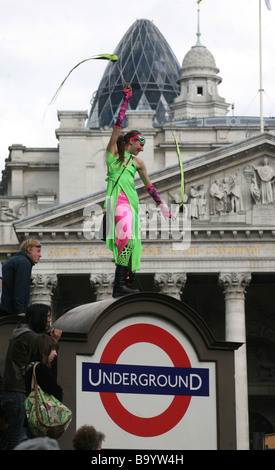 Anti-kapitalistischen Demonstranten Gipfel außerhalb der Bank of England während der G20, City of London, UK Stockfoto