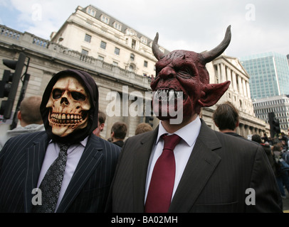 Antikapitalistischer Demonstranten außerhalb der Bank of England, während des G20-Gipfels, City of London, UK Stockfoto