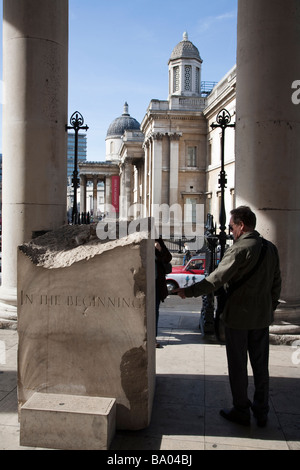 St. Martin in der Feld-Kirche mit Blick auf den Trafalgar Square, National Gallery London Stockfoto