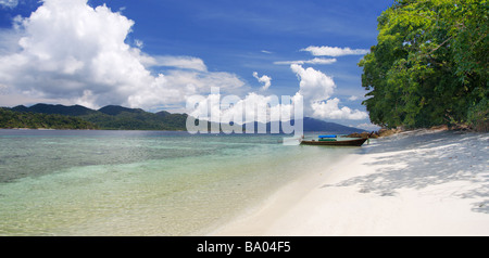 schöne Lagune und Strand mit weißem Sand. Nationalpark Ta RU Tao, Thailand Stockfoto