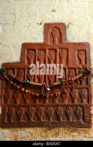 Sati Hand markiert im Meherengarh Fort in Jodhpur Rajasthan Indien Stockfoto