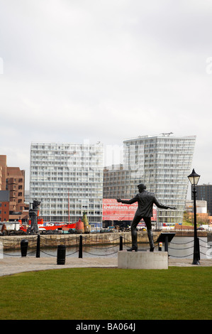 Billy Fury Blick in Richtung Stadtzentrum von Liverpool Stockfoto