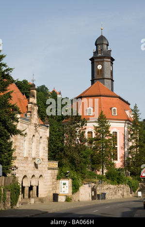 Loschwitz Talstation der Loschwitzer Bergschwebebahn von 1901 Und Kirche Dresden Sachsen Deutschland Dresden Deutschland Loschwitz Stockfoto