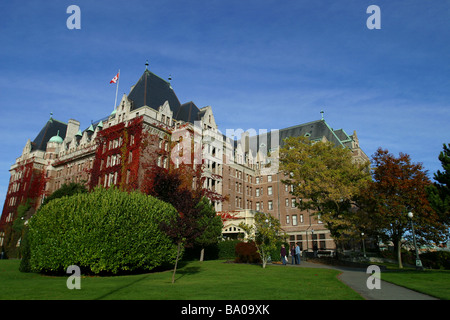 Blick auf das Fairmont Empress Hotel in der Innenstadt von Victoria, Britisch-Kolumbien Inner Harbour, Kanada. Stockfoto