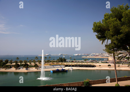 Brunnen im Parc De La Mar See Palma Stadt Mallorca Mallorca Insel Balearischen Inseln Mittelmeer Spanien Stockfoto