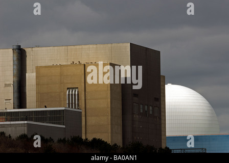 Sizewell A und B Kernkraftwerke, die A-Station wurde im Jahr 2006 stillgelegt und durchläuft die Stilllegung. Stockfoto