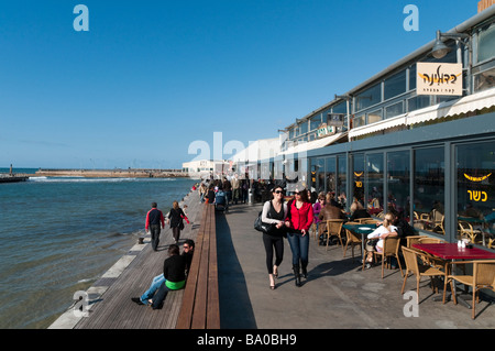 Restaurants entlang der Promenade der Bereich alte Hafen von Tel Aviv, Israel Stockfoto