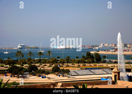 Brunnen im Parc De La Mar See Palma Stadt Mallorca Mallorca Insel Balearischen Inseln Mittelmeer Spanien Stockfoto