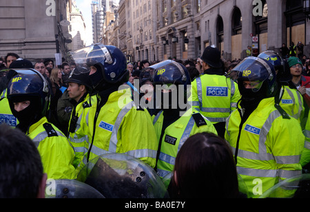 Während des G20-Gipfels - 1. April in London zu protestieren.  2009 Stockfoto