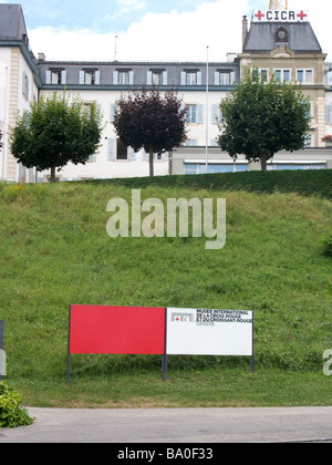 Ein Zeichen außerhalb der roten Halbmond oder das rote Kreuz internationale medizinische Hilfe CICR Gebäude, Sitz IKRK, Genf, Schweiz Stockfoto