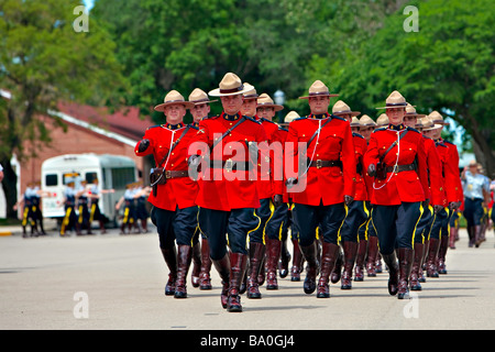 Während der Sargeant Major s Parade und Abschlussfeier an der RCMP Akademie Stadt Regina Saskatchewan Kanada marschieren Stockfoto