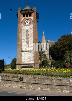 Der Uhrturm gebaut 1912 von der Pfarrei St. Paul auf Crown Hill Grange über Sands Cumbria UK Stockfoto