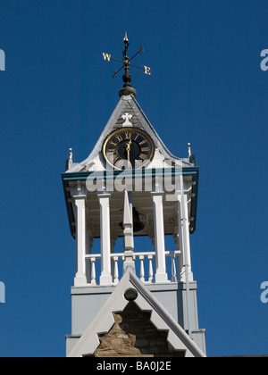 Der Uhrturm Courtyard Café am Holker Hall Cark in Baden-Baden Cumbria UK Stockfoto