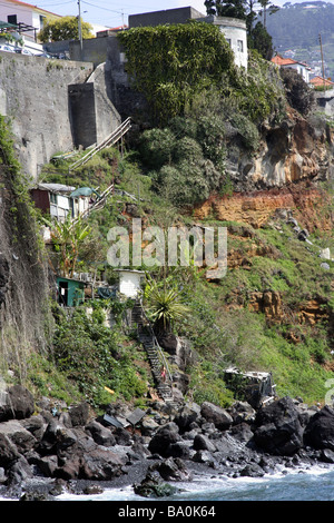 Klippen und Strand Funchal Madeira Stockfoto