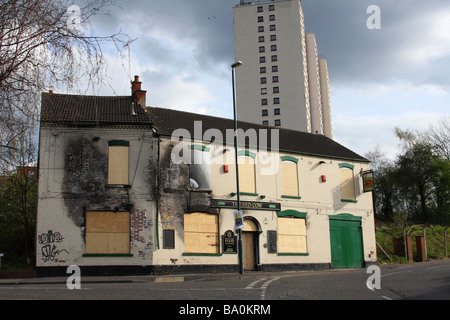 Ein Brand beschädigte verfallenen Gaststätte im Bereich Sneinton Nottingham, England-Vereinigtes Königreich Stockfoto