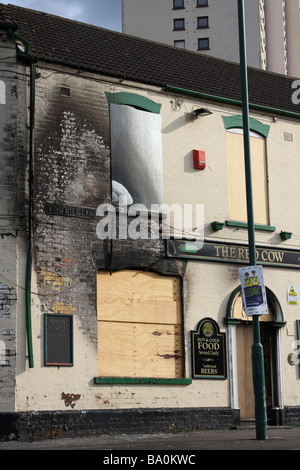 Ein Brand beschädigte verfallenen Gaststätte im Bereich Sneinton Nottingham, England-Vereinigtes Königreich Stockfoto