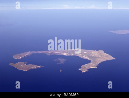 Aus der Luft, Blick auf Santorini, einzigartige griechische Vulkaninsel im östlichen Mittelmeer Stockfoto