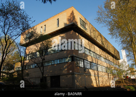 Der Royal Welsh College of Music and Drama gesehen von Bute Park, Cardiff, Glamorgan, South.Wales, U.K Stockfoto