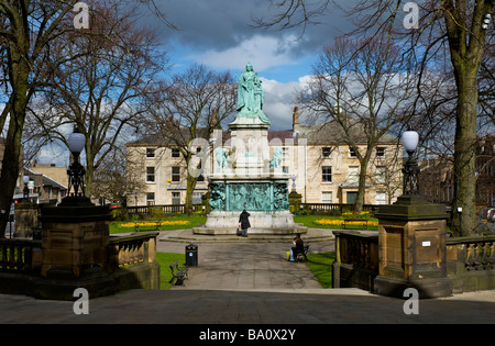 Statue der Königin Victoria im Dalton-Platz, Lancashire, Lancashire, England UK Stockfoto