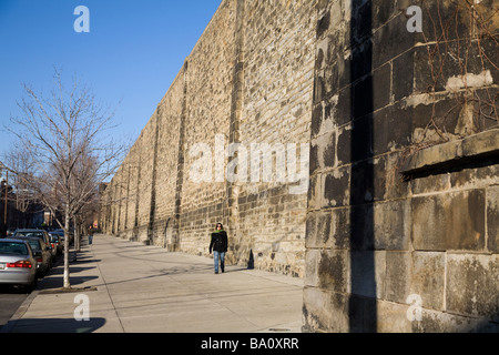 Außenwand des Eastern State Penitentiary, Philadelphia, PA, USA Stockfoto