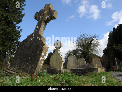 Schiefen Grabsteinen in Ludlow Friedhof Shropshire England UK Stockfoto