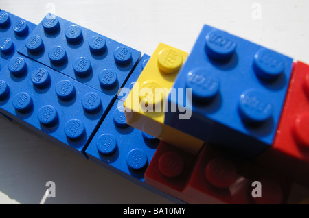 Childs Kunststoff Legobausteine Stockfoto