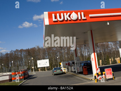 Lukoil Tankstelle in Slubice, Polen Stockfoto