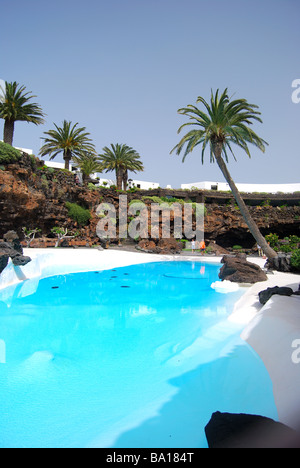 Emerald-Green Pool, Jameos del Agua, Arrietta, Provinz Las Palmas, Lanzarote, Kanarische Inseln, Spanien Stockfoto