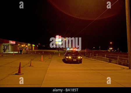 Nüchternheit-Checkpoint in ländlichen amerikanischen Kleinstadt. In Zusammenarbeit mit MADD, Mütter gegen Trunkenheit am Steuer. Stockfoto