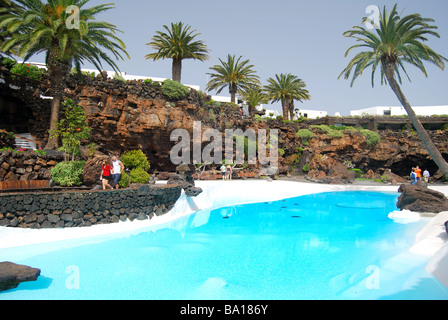 Emerald-Green Pool, Jameos del Agua, Arrietta, Provinz Las Palmas, Lanzarote, Kanarische Inseln, Spanien Stockfoto