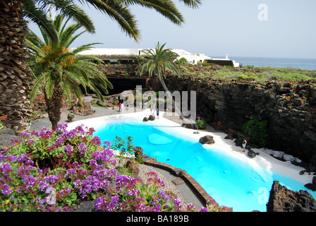 Emerald-Green Pool, Jameos del Agua, Arrietta, Provinz Las Palmas, Lanzarote, Kanarische Inseln, Spanien Stockfoto