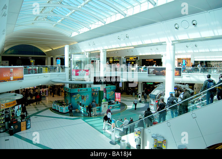 Abflughalle, South Terminal Flughafen Gatwick Crawley, West Sussex, England, Vereinigtes Königreich Stockfoto