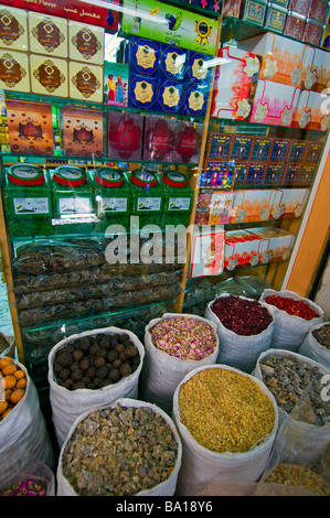 Kaufen Sie in der Gewürz-Souk Deira Dubai ein Stockfoto