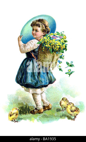 Nostalgische bayerische Mädchen hält Giand blau Ostern Easteregg mit Frühlingsblumen in Korb und Küken Stockfoto