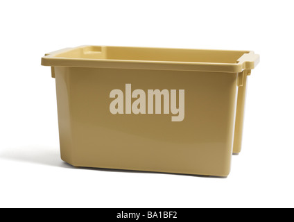 Kunststoff-Lagerbehälter auf weißem Hintergrund Stockfoto