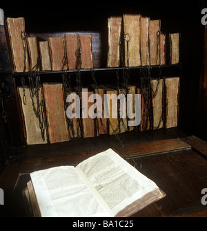 UK England Manchester Chethams angekettet Schulbücher in Britains älteste öffentliche Bibliothek Stockfoto