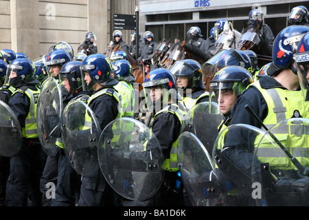 Polizei bei den G20 Protesten in London Stockfoto