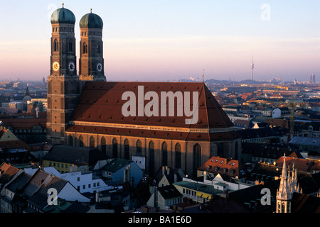 Die Frauenkirche oder der Frauenkirche, im Zentrum von München, Süddeutschland Stockfoto