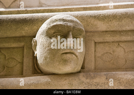 Menschliche geformte Köpfe auf der Außenseite der Kathedrale von St James Sibenik Dalmatia Kroatien Stockfoto
