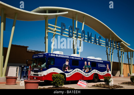 Bloodmobile Blut fahren an der Potomac Mills Mall in Prince William County Virginia Stockfoto